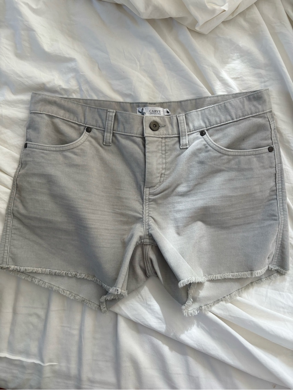 Carve Designs Oahu 4” shorts in quarry grey - Picture 5 of 12